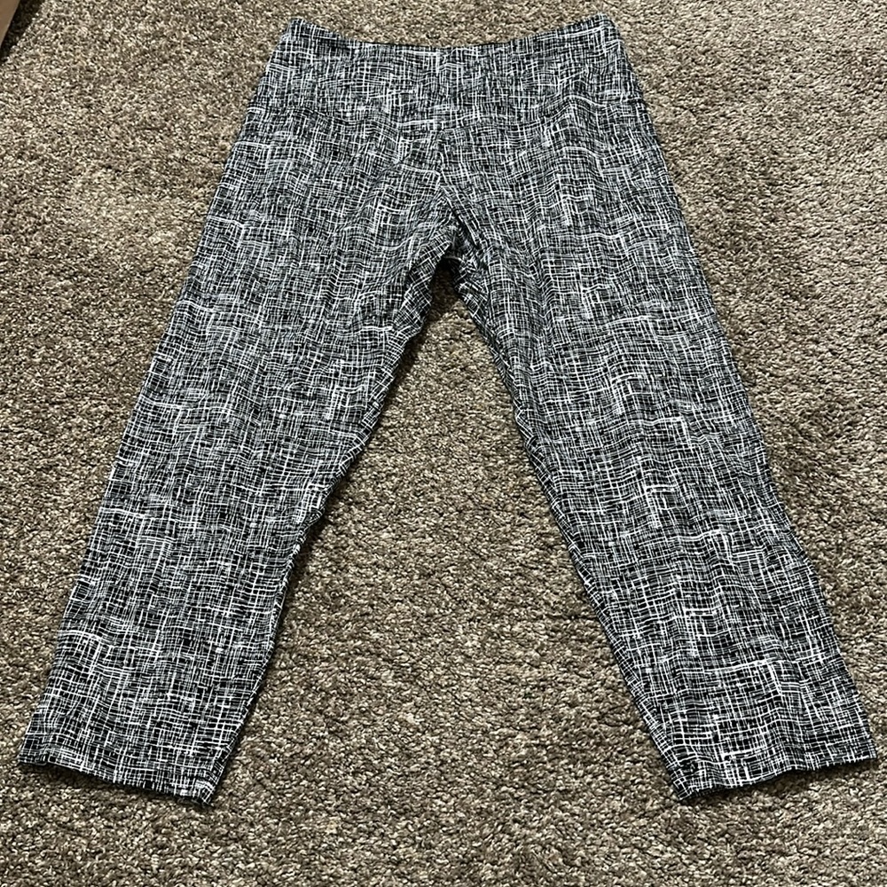 Black and white patterned leggings. Brand Marrakech Clothing Co. Size S.